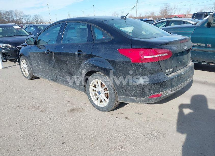 Photo 3 of 2017 Ford Focus SE (VIN 1FADP3F22HL323652)