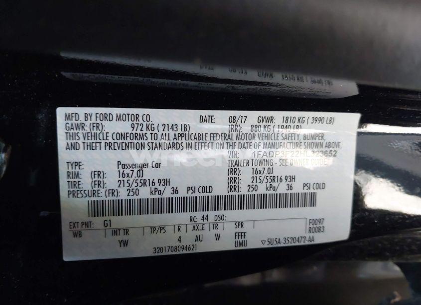 Photo 9 of 2017 Ford Focus SE (VIN 1FADP3F22HL323652)