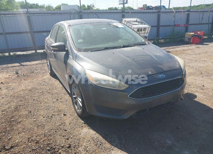 2017 Ford Focus SE (VIN 1FADP3F22HL341553) main photo