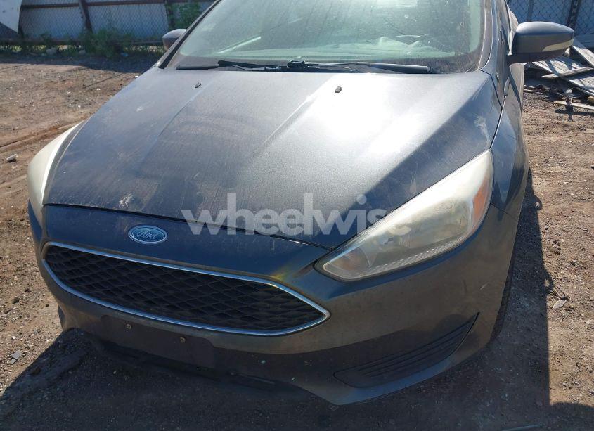 Photo 12 of 2017 Ford Focus SE (VIN 1FADP3F22HL341553)