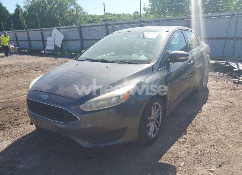 Photo 2 of 2017 Ford Focus SE (VIN 1FADP3F22HL341553)