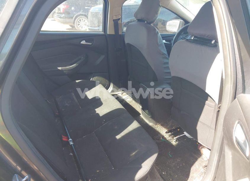 Photo 8 of 2017 Ford Focus SE (VIN 1FADP3F22HL341553)