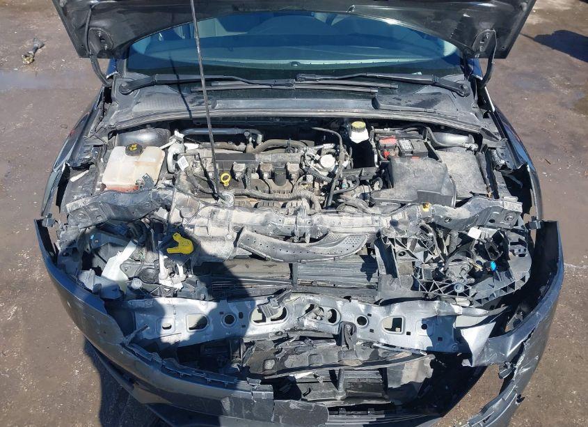 Photo 10 of 2018 Ford Focus SE (VIN 1FADP3F22JL259859)