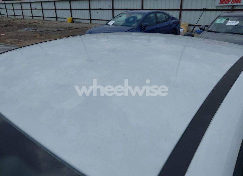 Photo 6 of 2018 Ford Focus SE (VIN 1FADP3F22JL292697)