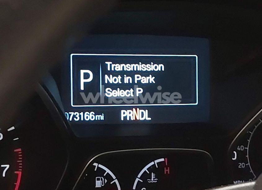 Photo 15 of 2018 Ford Focus SE (VIN 1FADP3F22JL298144)