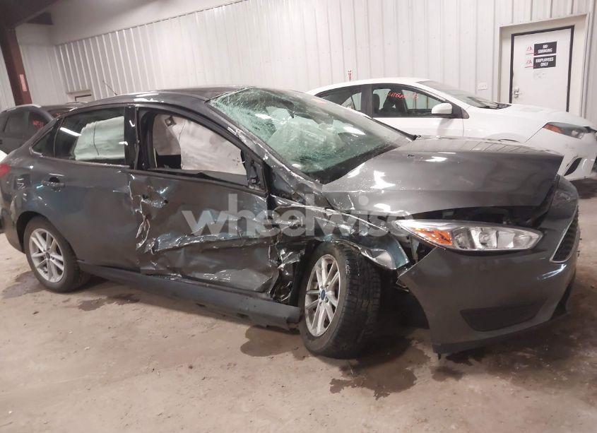 Photo 6 of 2018 Ford Focus SE (VIN 1FADP3F22JL298144)