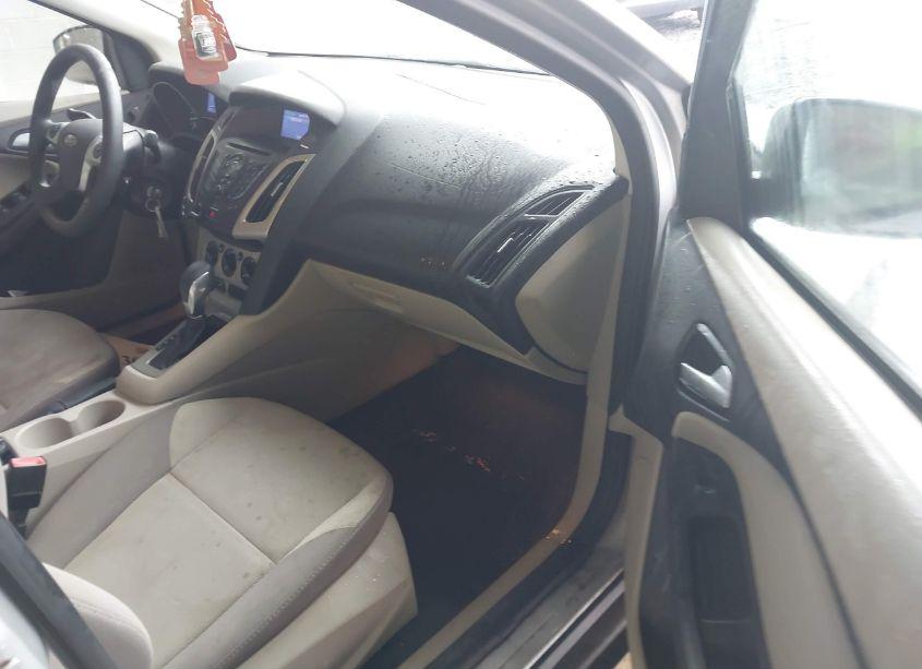 Photo 5 of 2013 Ford Focus SE (VIN 1FADP3F23DL111899)