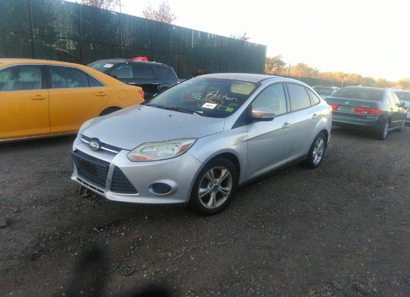 Photo 2 of 2013 Ford Focus SE (VIN 1FADP3F23DL130288)