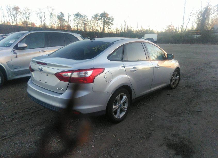 Photo 4 of 2013 Ford Focus SE (VIN 1FADP3F23DL130288)