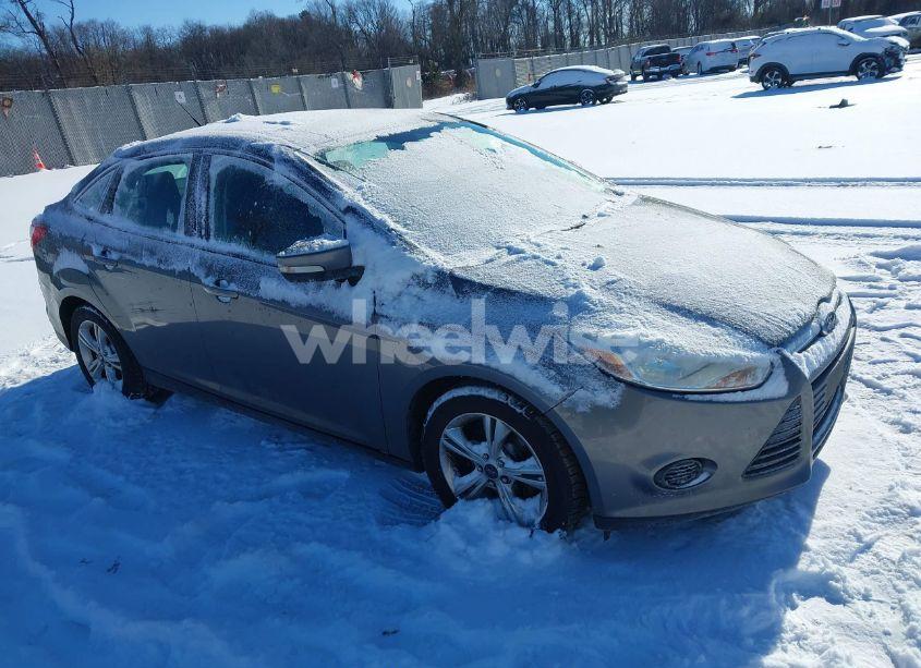 2013 Ford Focus SE (VIN 1FADP3F23DL141694) main photo