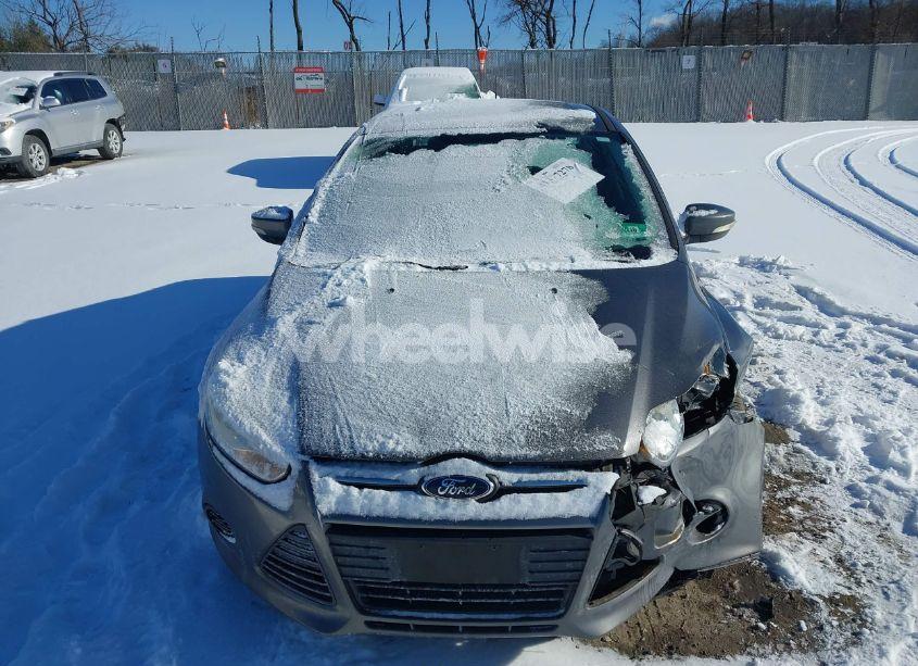 Photo 12 of 2013 Ford Focus SE (VIN 1FADP3F23DL141694)