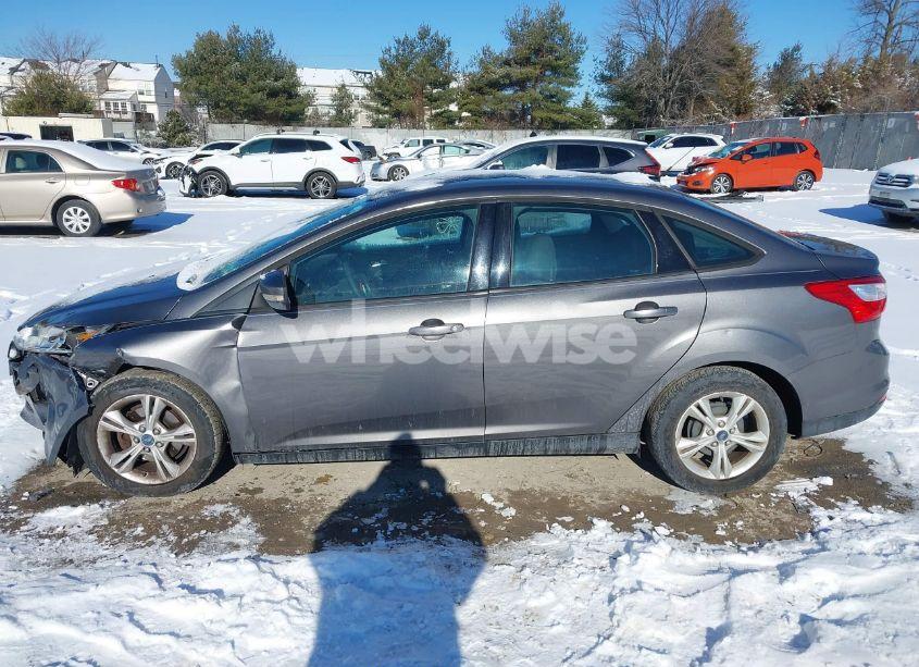 Photo 14 of 2013 Ford Focus SE (VIN 1FADP3F23DL141694)