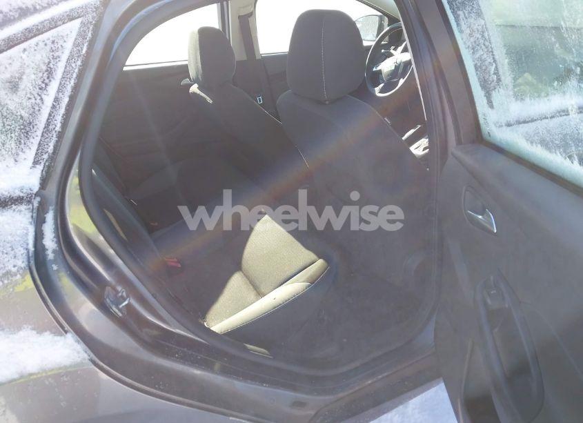 Photo 8 of 2013 Ford Focus SE (VIN 1FADP3F23DL141694)