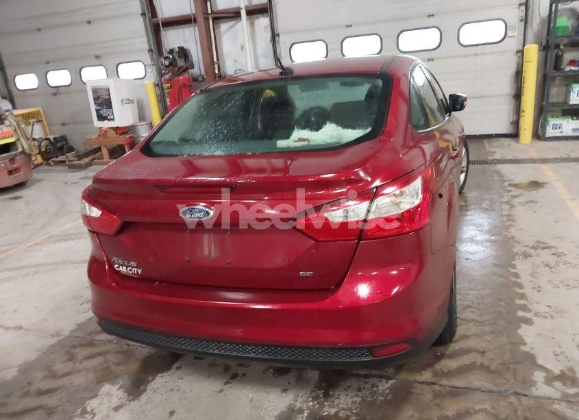 Photo 16 of 2013 Ford Focus SE (VIN 1FADP3F23DL141758)