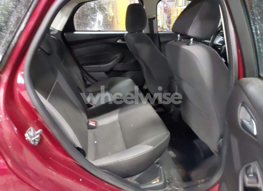 Photo 8 of 2013 Ford Focus SE (VIN 1FADP3F23DL141758)