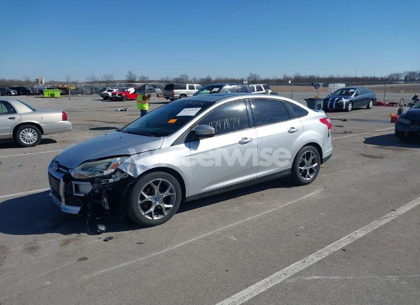 Photo 2 of 2013 Ford Focus SE (VIN 1FADP3F23DL143638)