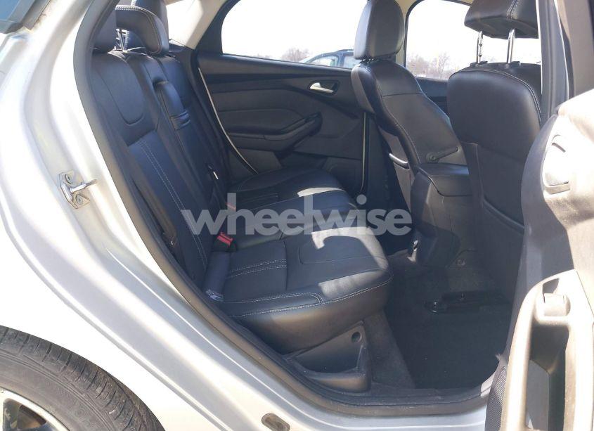 Photo 8 of 2013 Ford Focus SE (VIN 1FADP3F23DL143638)