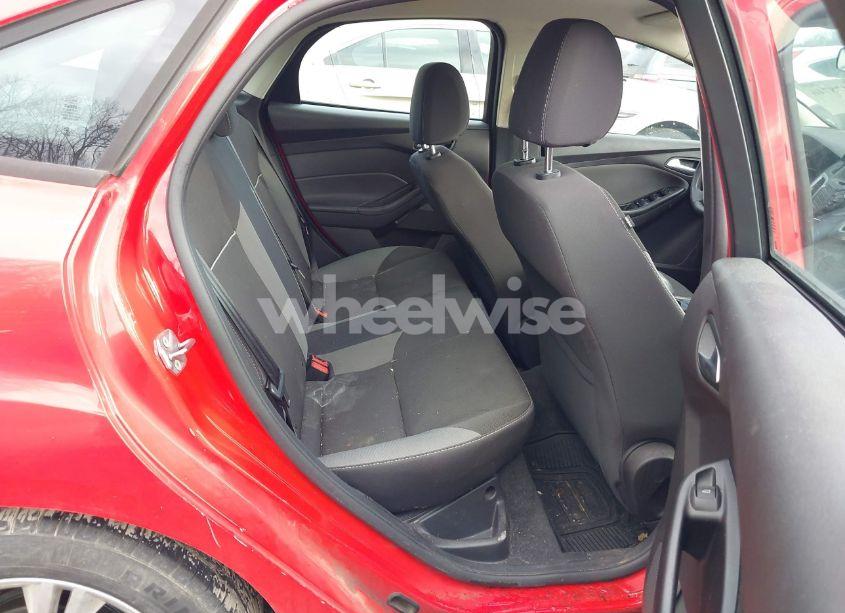 Photo 8 of 2013 Ford Focus SE (VIN 1FADP3F23DL182391)