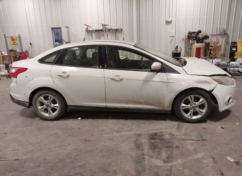 Photo 13 of 2013 Ford Focus SE (VIN 1FADP3F23DL200663)