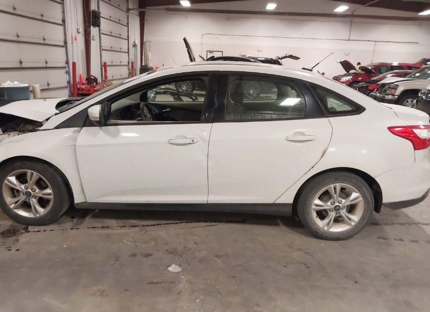 Photo 14 of 2013 Ford Focus SE (VIN 1FADP3F23DL200663)