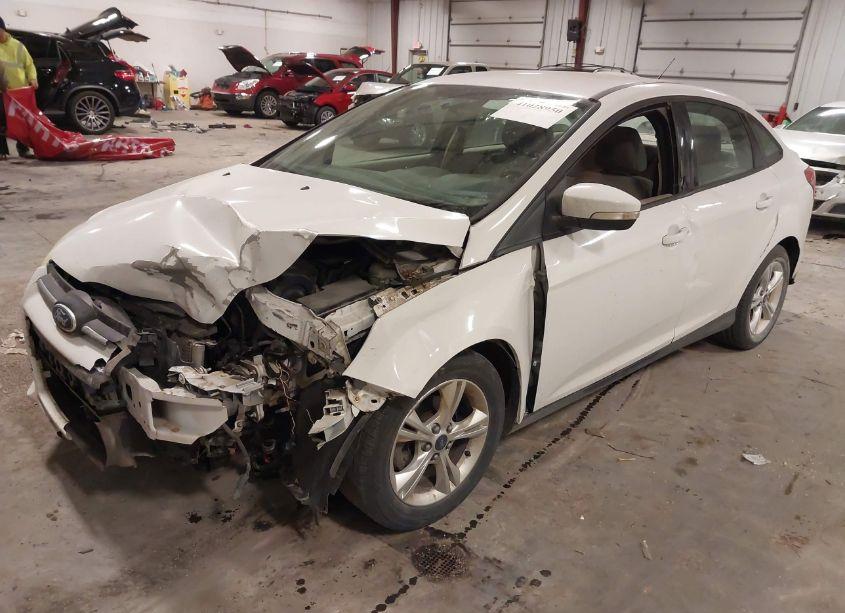 Photo 2 of 2013 Ford Focus SE (VIN 1FADP3F23DL200663)