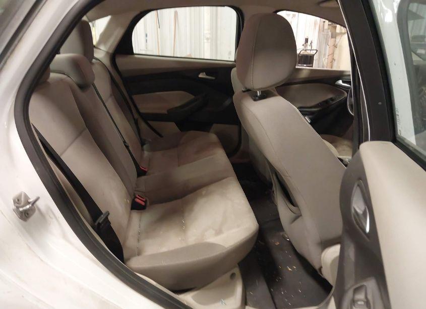 Photo 8 of 2013 Ford Focus SE (VIN 1FADP3F23DL200663)