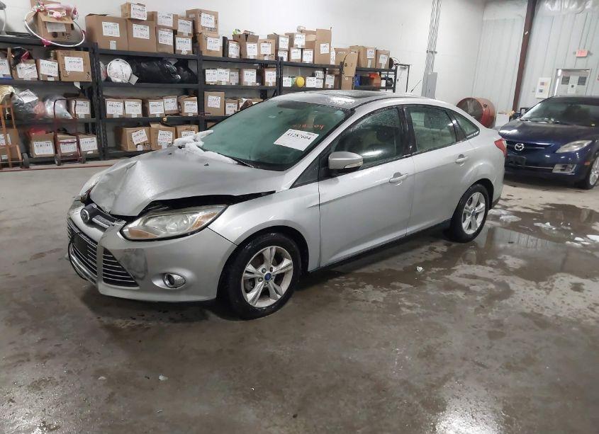 Photo 2 of 2013 Ford Focus SE (VIN 1FADP3F23DL235137)