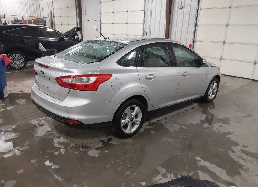 Photo 4 of 2013 Ford Focus SE (VIN 1FADP3F23DL235137)