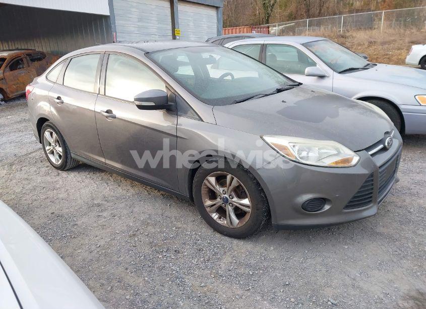 2013 Ford Focus SE (VIN 1FADP3F23DL242069) main photo