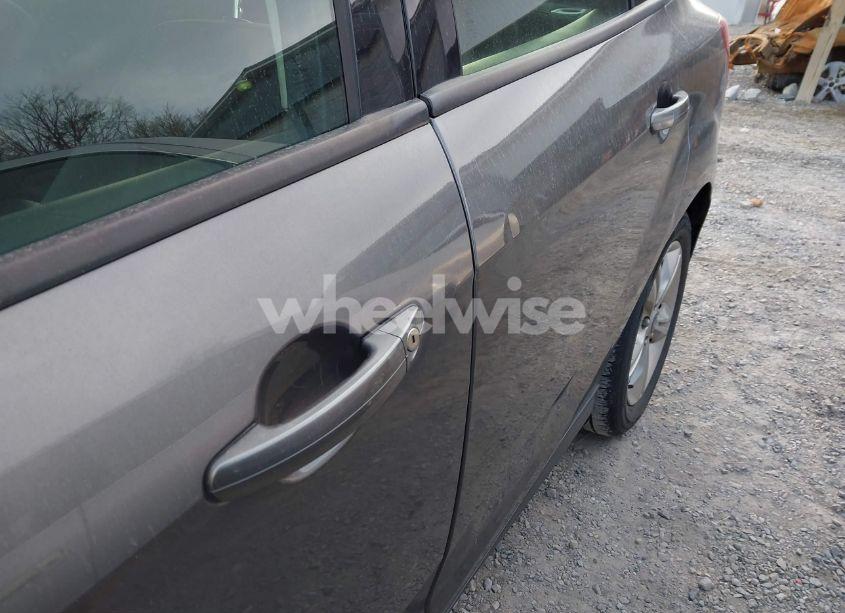 Photo 13 of 2013 Ford Focus SE (VIN 1FADP3F23DL242069)