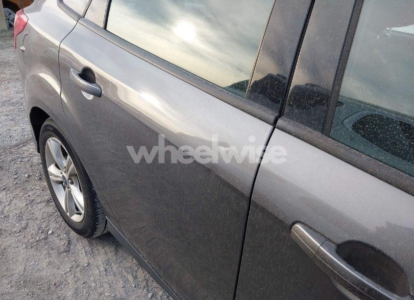 Photo 15 of 2013 Ford Focus SE (VIN 1FADP3F23DL242069)