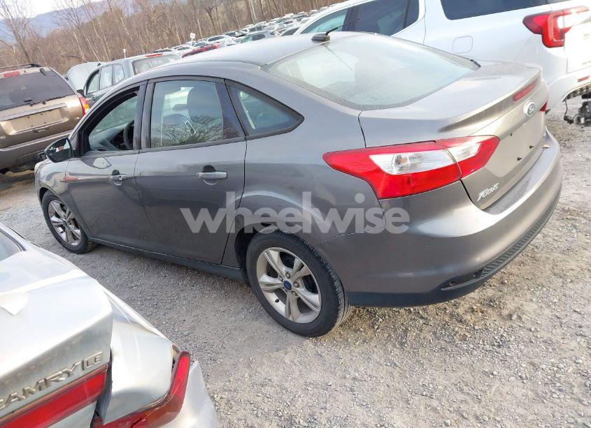 Photo 3 of 2013 Ford Focus SE (VIN 1FADP3F23DL242069)