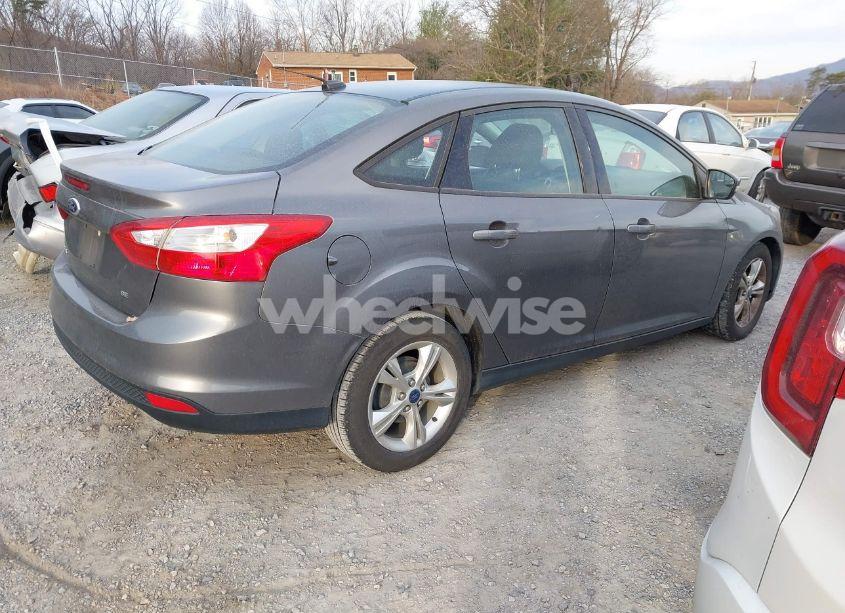 Photo 4 of 2013 Ford Focus SE (VIN 1FADP3F23DL242069)