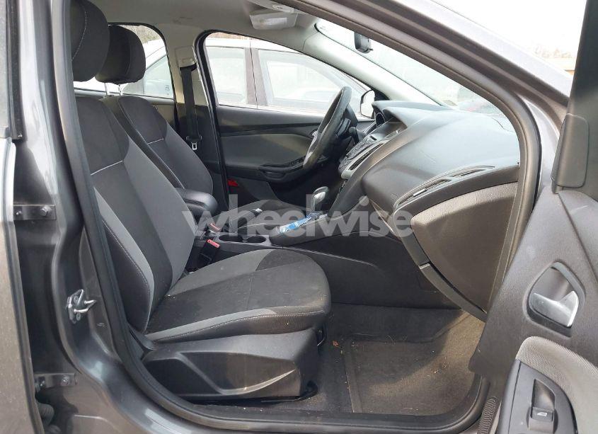 Photo 5 of 2013 Ford Focus SE (VIN 1FADP3F23DL242069)