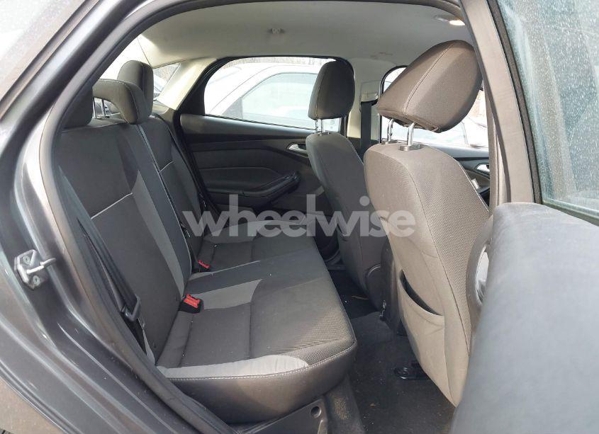 Photo 8 of 2013 Ford Focus SE (VIN 1FADP3F23DL242069)