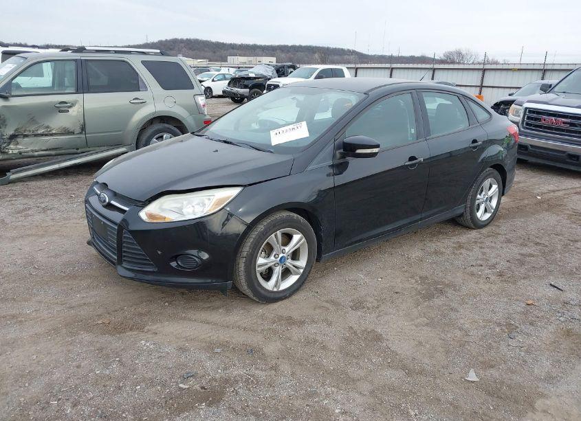 Photo 2 of 2013 Ford Focus SE (VIN 1FADP3F23DL264072)