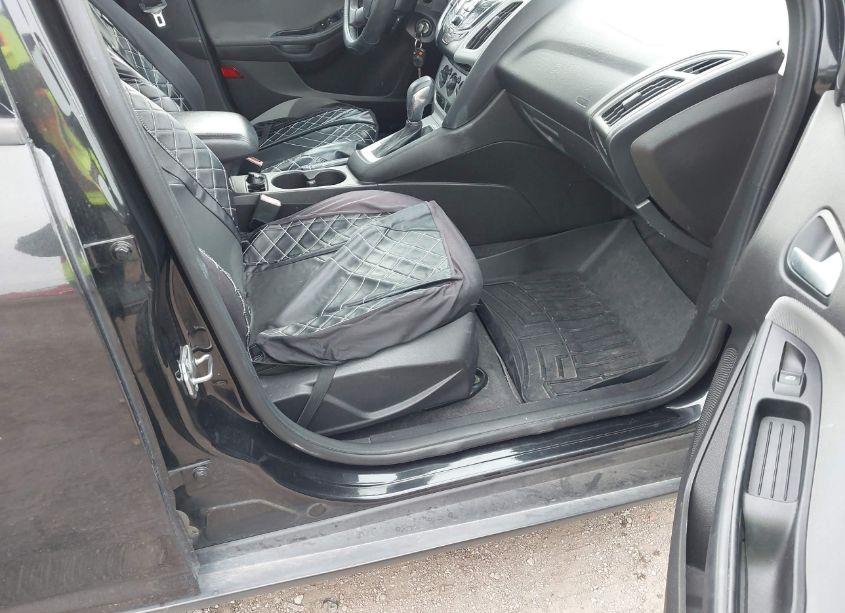 Photo 5 of 2013 Ford Focus SE (VIN 1FADP3F23DL264072)