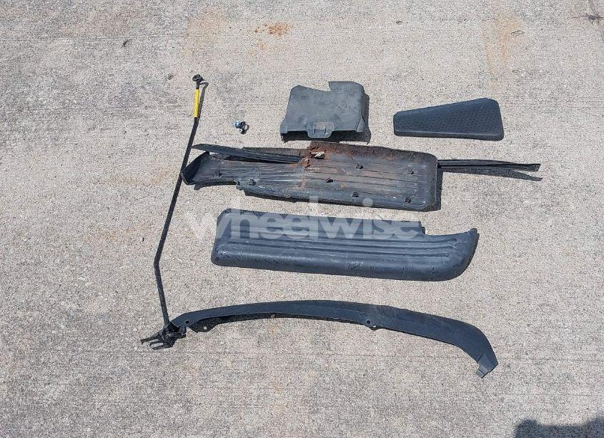 Photo 12 of 2013 Ford Focus SE (VIN 1FADP3F23DL289683)