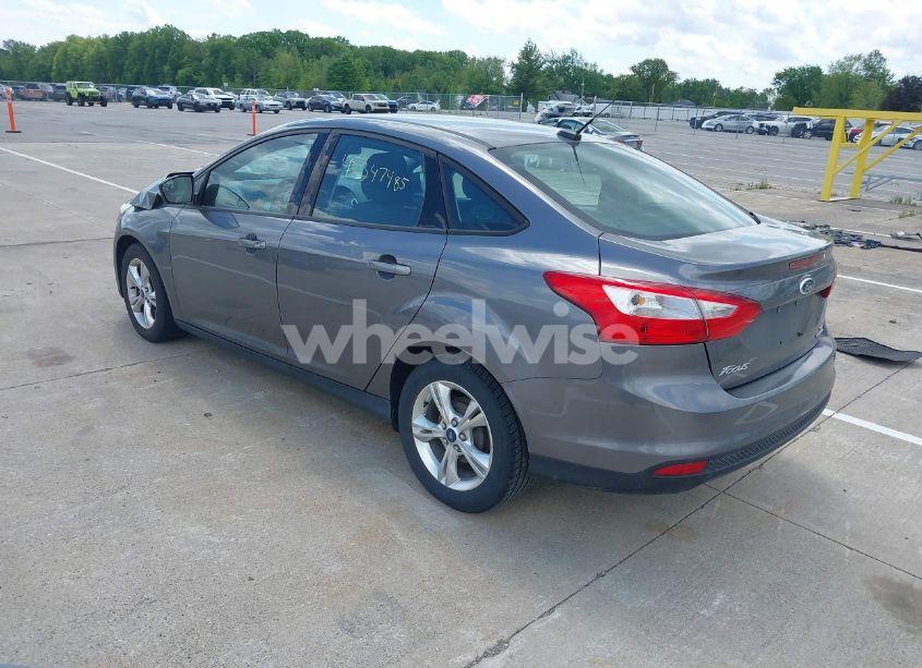 Photo 3 of 2013 Ford Focus SE (VIN 1FADP3F23DL289683)