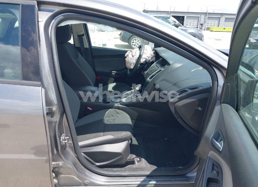 Photo 5 of 2013 Ford Focus SE (VIN 1FADP3F23DL289683)