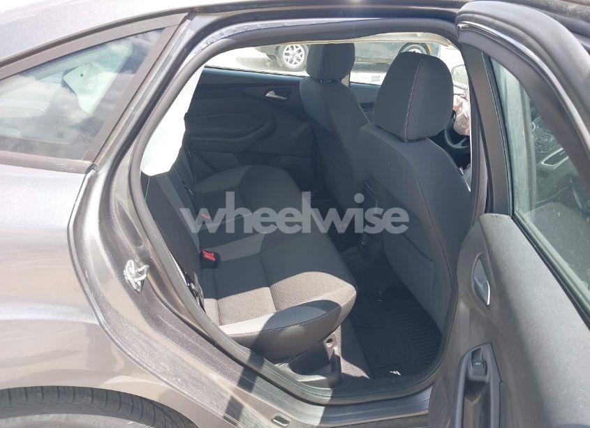 Photo 8 of 2013 Ford Focus SE (VIN 1FADP3F23DL289683)