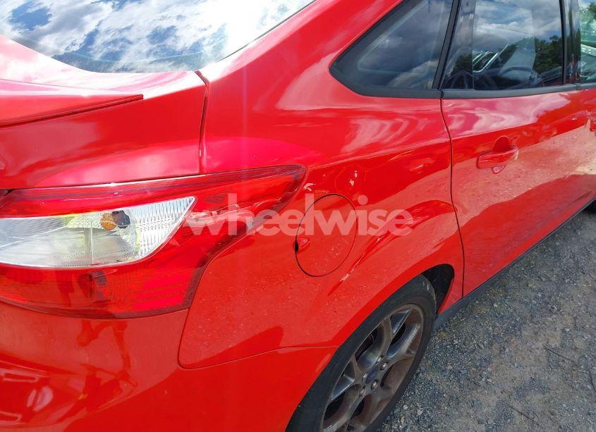 Photo 15 of 2013 Ford Focus SE (VIN 1FADP3F23DL291062)