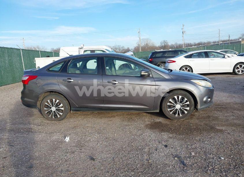 Photo 13 of 2013 Ford Focus SE (VIN 1FADP3F23DL296522)