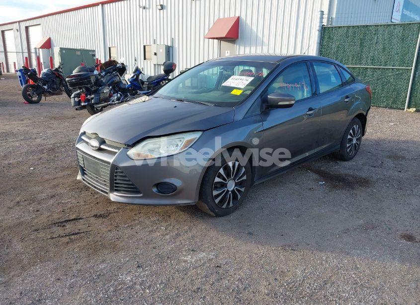 Photo 2 of 2013 Ford Focus SE (VIN 1FADP3F23DL296522)