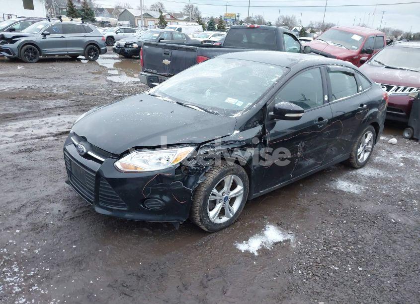 Photo 2 of 2013 Ford Focus SE (VIN 1FADP3F23DL312489)