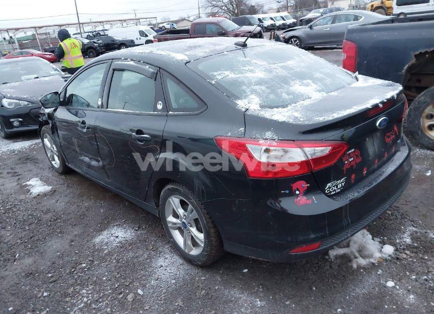 Photo 3 of 2013 Ford Focus SE (VIN 1FADP3F23DL312489)