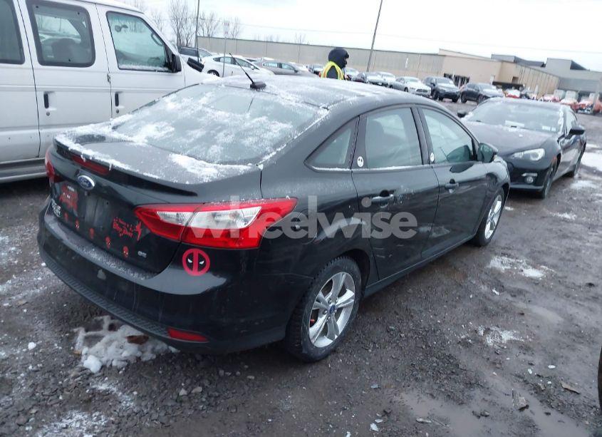 Photo 4 of 2013 Ford Focus SE (VIN 1FADP3F23DL312489)