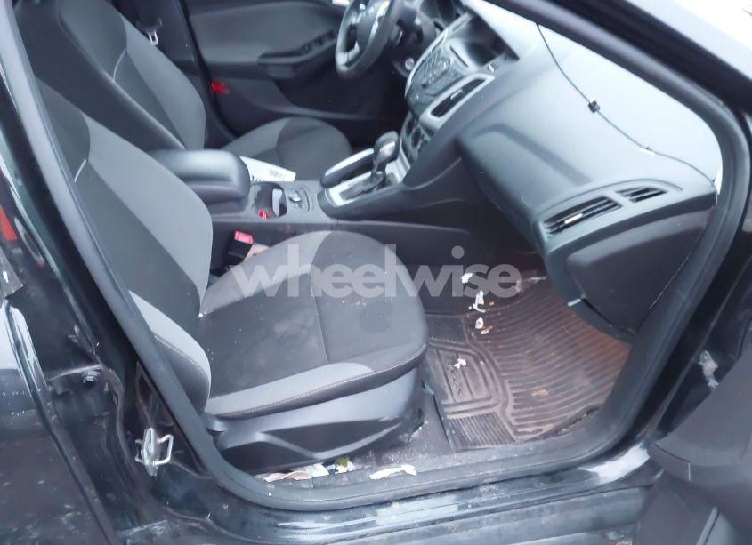 Photo 5 of 2013 Ford Focus SE (VIN 1FADP3F23DL312489)