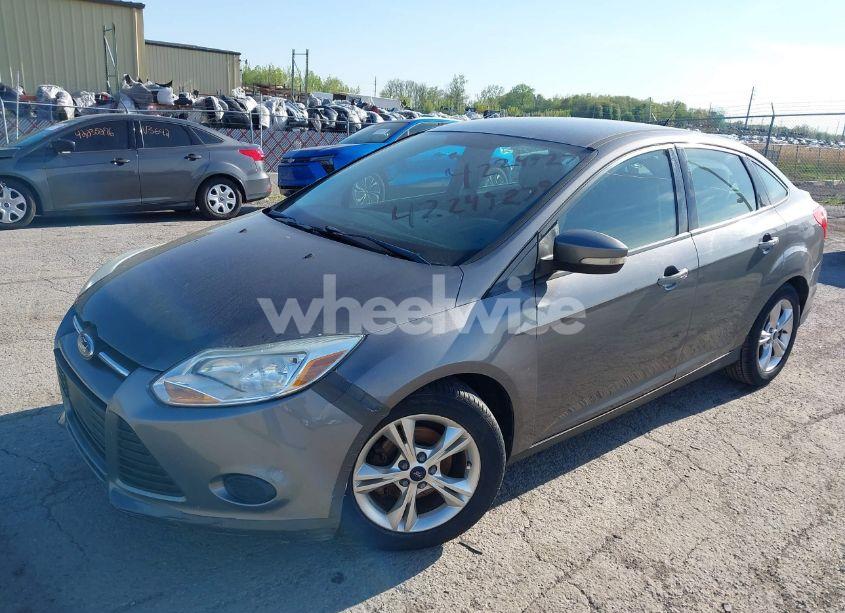 Photo 2 of 2013 Ford Focus SE (VIN 1FADP3F23DL321046)