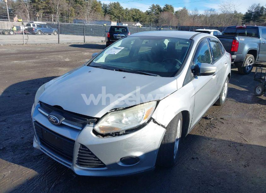 Photo 2 of 2013 Ford Focus SE (VIN 1FADP3F23DL326568)